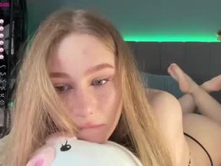 whoisalisa redhead cam babe enjoys great live sex for more experience