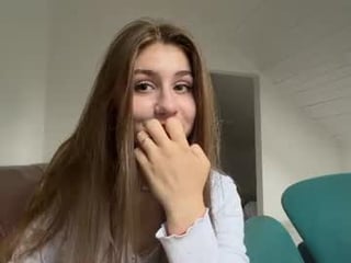 fawnmcgorry teen cam babe wants to be fucked online as hard as possible