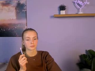 mia_starrr_ sex cam with a horny cute cam girl that's also incredibly naughty