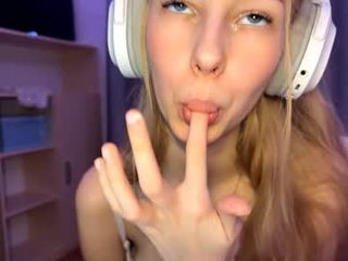 cherryrush951544 sex cam with a horny cute cam girl that's also incredibly naughty