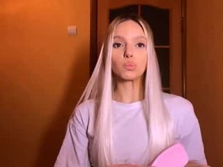 janeanjourneay teen cam babe wants to be fucked online as hard as possible