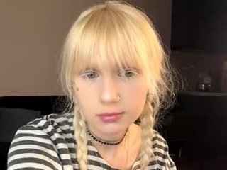 alikubeika sex cam with a horny cute cam girl that's also incredibly naughty