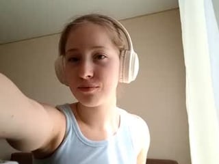 marionpierce teen cam babe wants to be fucked online as hard as possible