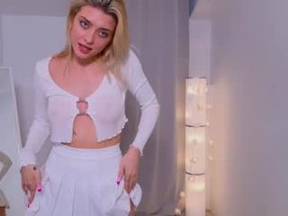 venera_style cam babe with big tits in private live sex show