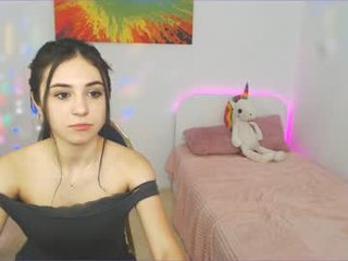 mary_marlow cam babe with small tits offer their holes for hot live sex