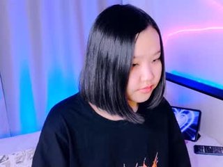 oohanni petite asian cam girl in dirty live sex show