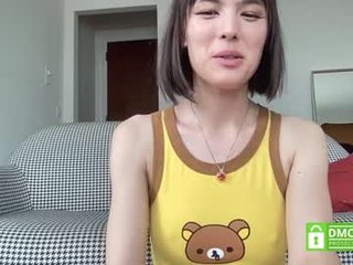 hivivi cam babe with big tits in private live sex show