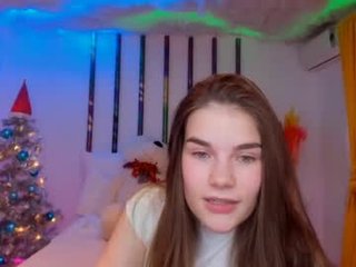 adriana_allen teen cam babe spread her legs to get her holes good fucked online