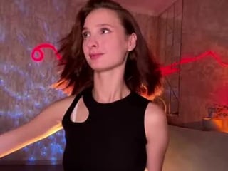 riana_razz redhead cam girl loves spanks her slim ass online