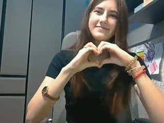 tempiebunting sex cam with a horny cute cam girl that's also incredibly naughty