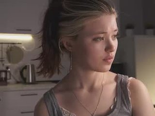 shyakemi cam babe with small tits offer their holes for hot live sex