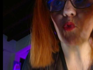 zafiro56 redhead cam girl with hairy pussy waiting for her prince online