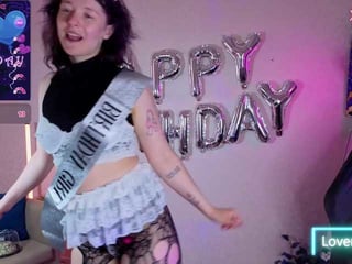 ricki-bloom redhead cam babe enjoys great live sex for more experience