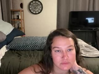 julia_vixen777 horny couple adores fucking online