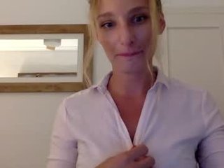 marilyndevilish hot deutsch cam girl presents lewd sex shows
