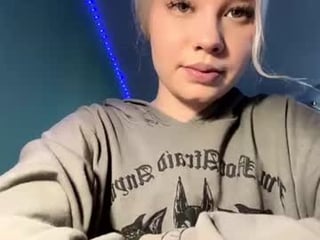 jamilashoaf sex cam with a horny cute cam girl that's also incredibly naughty