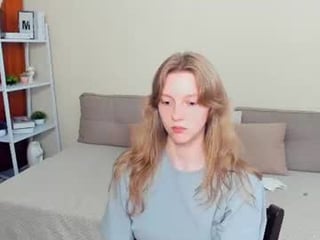 ednacecchetti teen cam babe wants to be fucked online as hard as possible