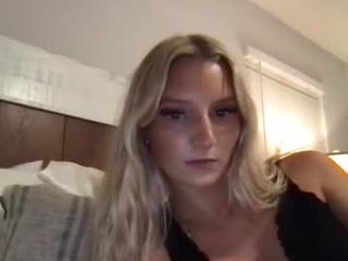 bellagreyoxo teen cam babe wants to be fucked online as hard as possible