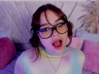 chaarlotte_1 BBW cam girl with big tits shows off her fuck skills on camera