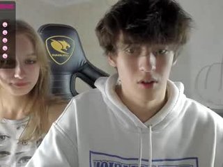 cyyberwhore teen couple with sensual moans filling the chatroom