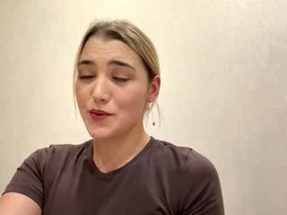 laruebaral cam babe with big tits in private live sex show