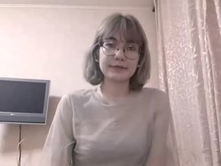 wenonashreeves teen cam babe wants to be fucked online as hard as possible