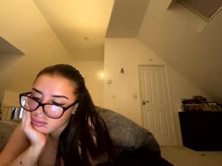 emelia_mae cam babe with big tits in private live sex show