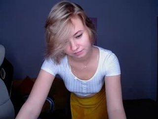 fantasymaria big tits cam babe strips her body naked