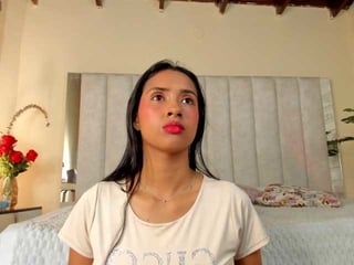 annykiut latina cam babe brings live sex to him online