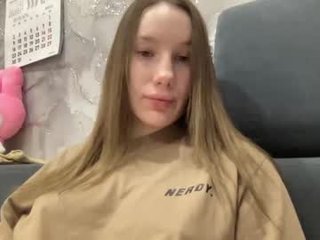 liissa207673 cam babe with big tits in private live sex show