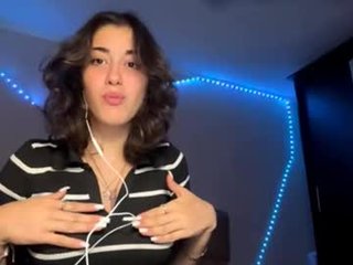shantellemagnotta sex cam with a horny cute cam girl that's also incredibly naughty