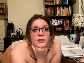 bettycake666 cam babe with big tits in private live sex show