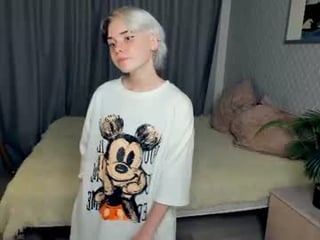camilagamblin teen cam babe wants to be fucked online as hard as possible