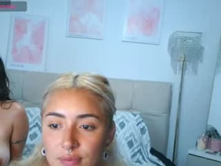 trinitych_ cum splattered webcam milf does a good job in the chatroom