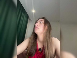 pussyhome24-7 brunette cam babe gets her pussy penetrated and masturbated