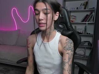 vinkitinkii cam babe with big tits in private live sex show