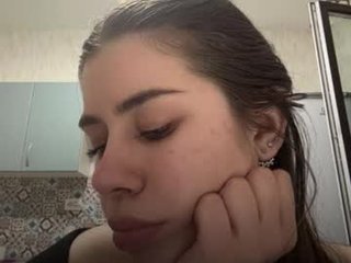 geniegrimmett sex cam with a horny cute cam girl that's also incredibly naughty