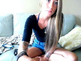 ashlyndiamond hot cum dripping from beautiful cam babe pussy