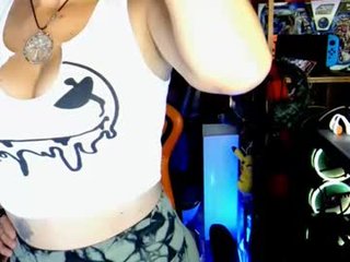 yoursecretgirlfriend963 cam babe with big tits in private live sex show