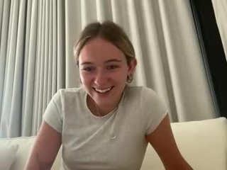 brookeedawson cam babe with big tits in private live sex show