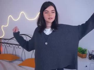 nellegrandner teen cam babe wants to be fucked online as hard as possible