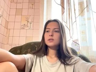 lenniepennachio sex cam with a horny cute cam girl that's also incredibly naughty