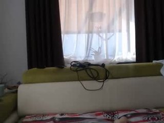ladygilda big tits webcam milf pleasing her pussy in the bed