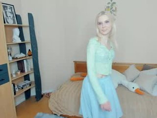 arlavitullo teen cam babe wants to be fucked online as hard as possible