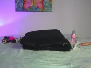 noah_0814 ebony cam girl spanked her ass hard