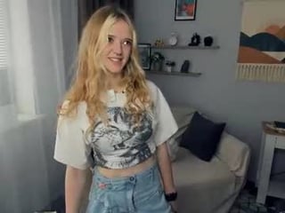 dennabetters sex cam with a horny cute cam girl that's also incredibly naughty