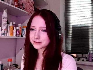 emoemily teen cam babe wants to be fucked online as hard as possible
