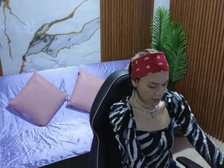 alonddra-tay english cam girl with hairy pussy wants showing dirty live sex