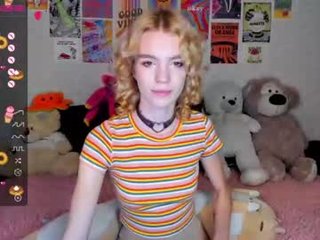 elly_milas redhead cam babe enjoys great live sex for more experience