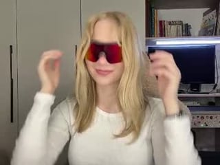 hilarianimocks teen cam babe wants to be fucked online as hard as possible